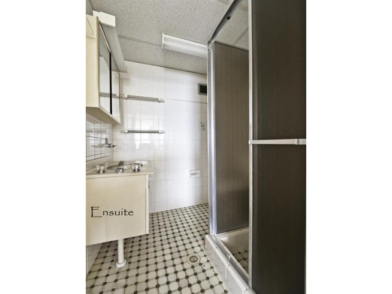 33 Thornton Street, Surfers Paradise QLD 4217