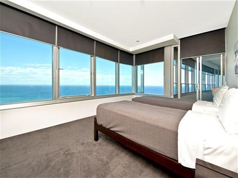 9 Hamilton Avenue, Surfers Paradise QLD 4217