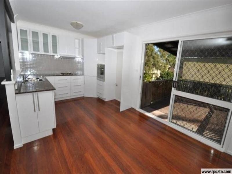 3 Grevillia Avenue, Southport QLD 4215