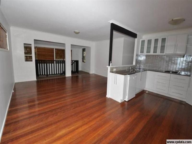 3 Grevillia Avenue, Southport QLD 4215