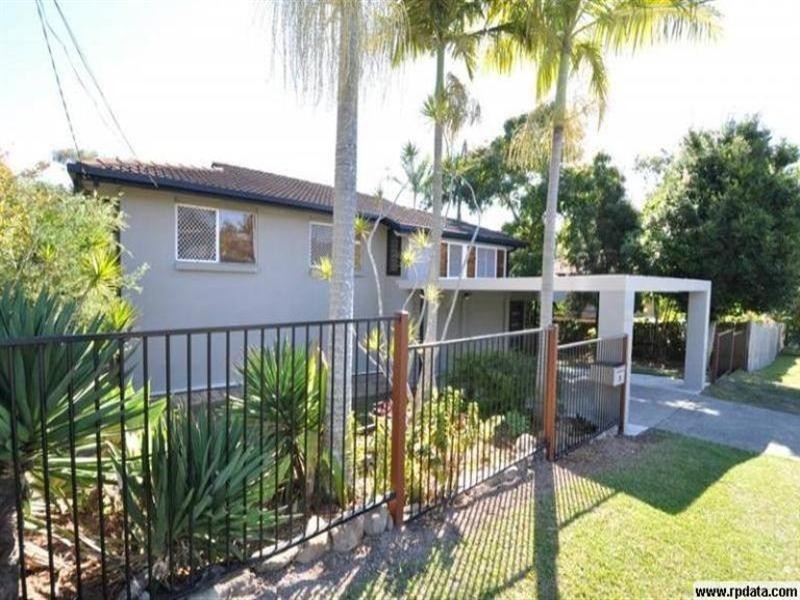 3 Grevillia Avenue, Southport QLD 4215