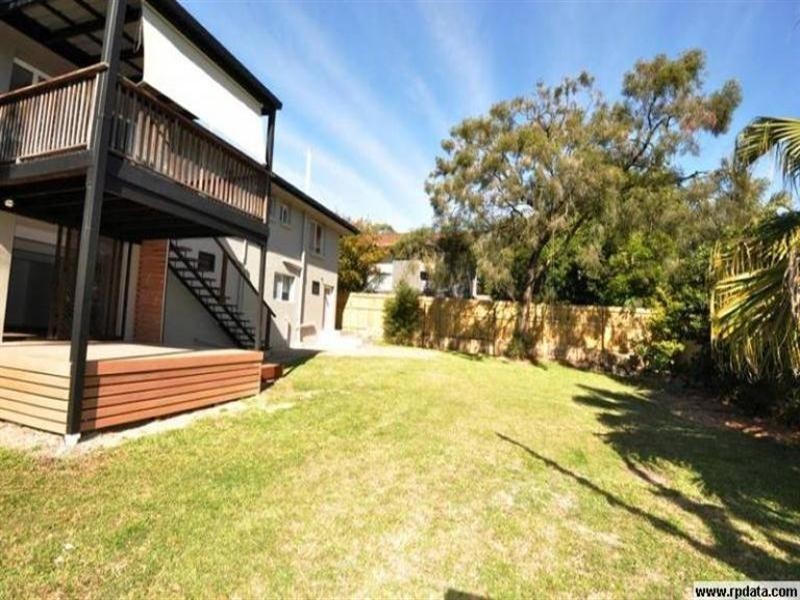 3 Grevillia Avenue, Southport QLD 4215