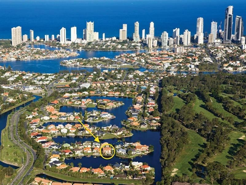 121 40 Cotlew Street East, Southport QLD 4215