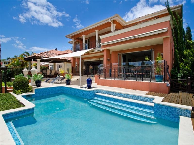 121 40 Cotlew Street East, Southport QLD 4215