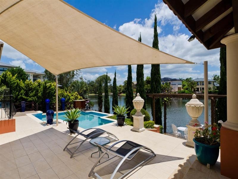 121 40 Cotlew Street East, Southport QLD 4215