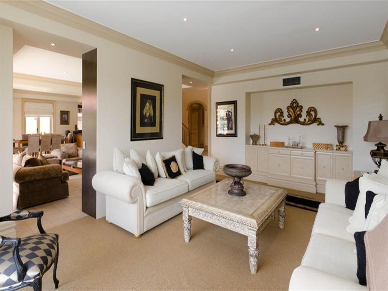 121 40 Cotlew Street East, Southport QLD 4215