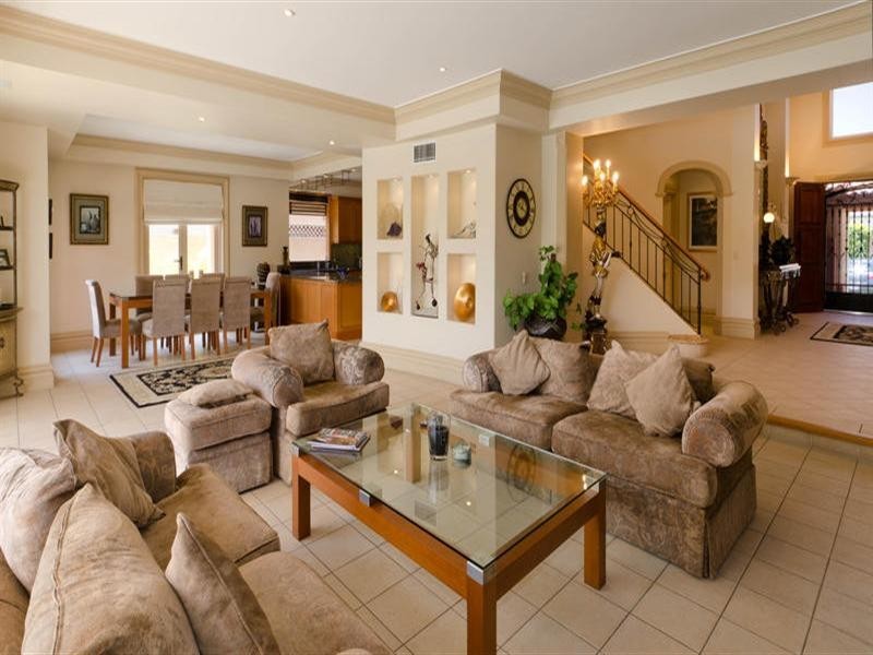 121 40 Cotlew Street East, Southport QLD 4215