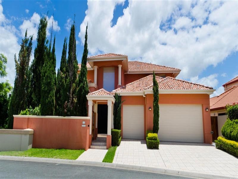 121 40 Cotlew Street East, Southport QLD 4215