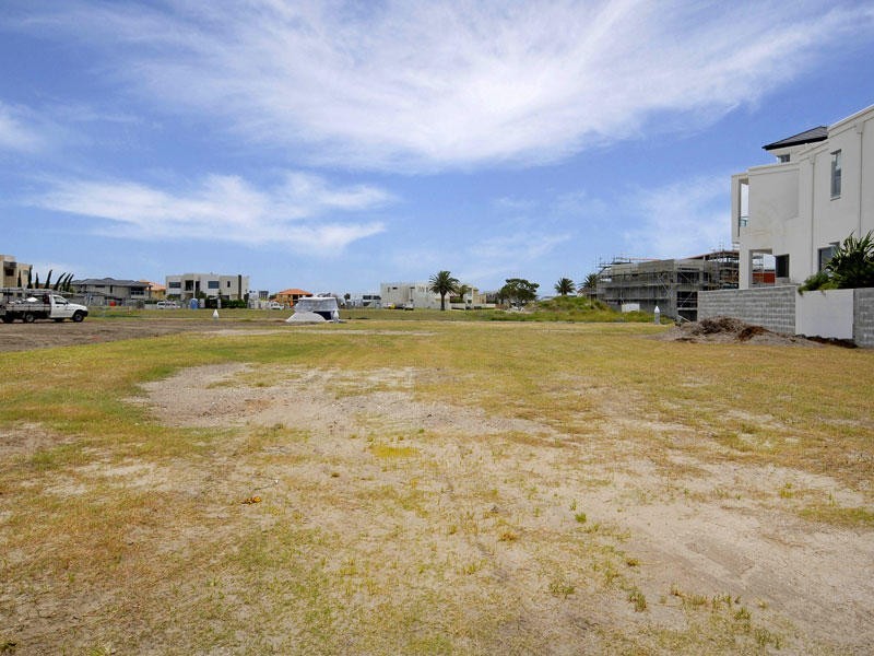 45 Knightsbridge Parade East, Paradise Point QLD 4216