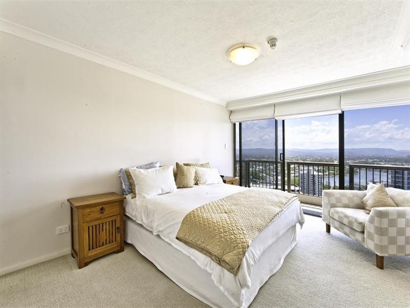 28 Northcliffe Terrace, Surfers Paradise QLD 4217