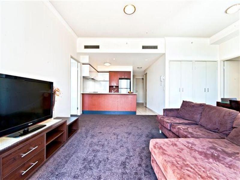 23 Ferny Avenue, Surfers Paradise QLD 4217