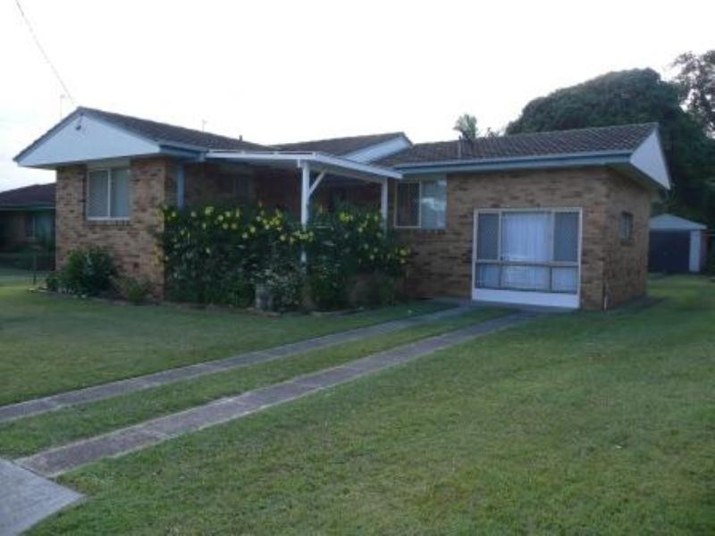 24 Morala Avenue, Runaway Bay QLD 4216