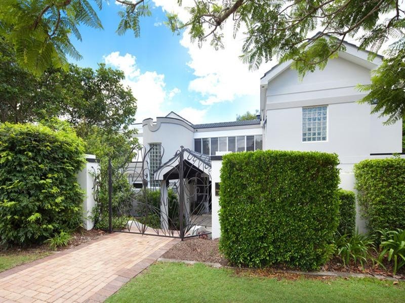 7016 Riverview Crescent, Sanctuary Cove QLD 4212
