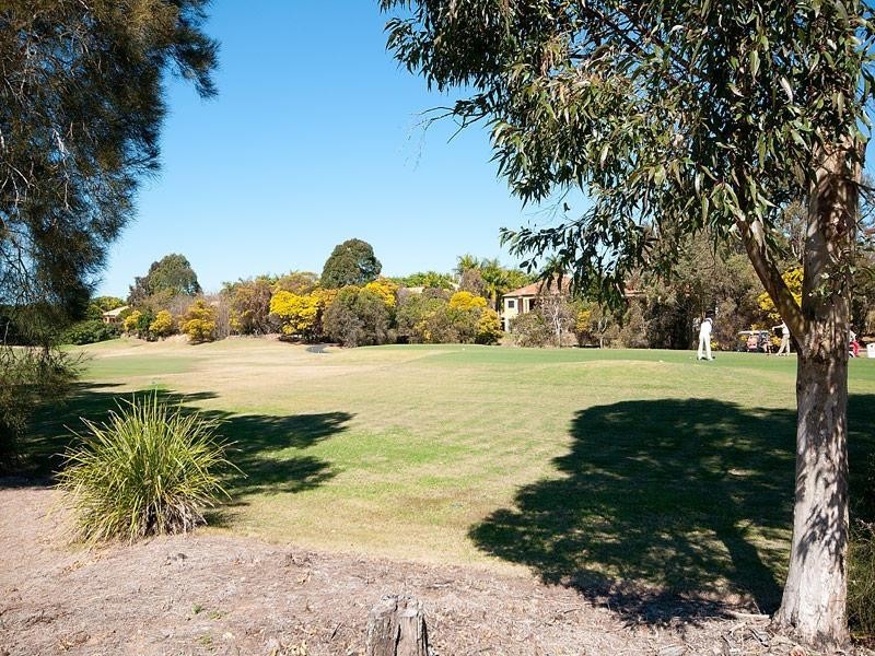 3188 Riverleigh Drive, Hope Island QLD 4212