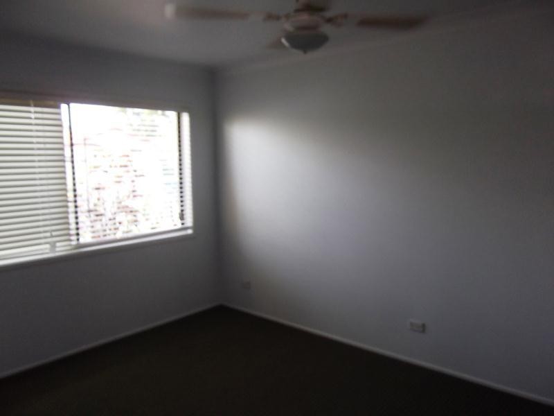 18 Collins Crescent, Benowa QLD 4217