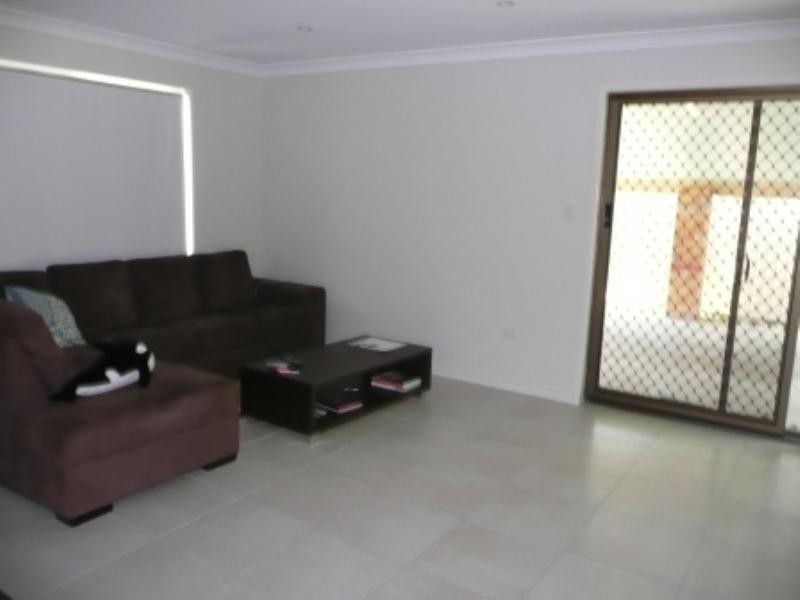 230 Government Road, Labrador QLD 4215