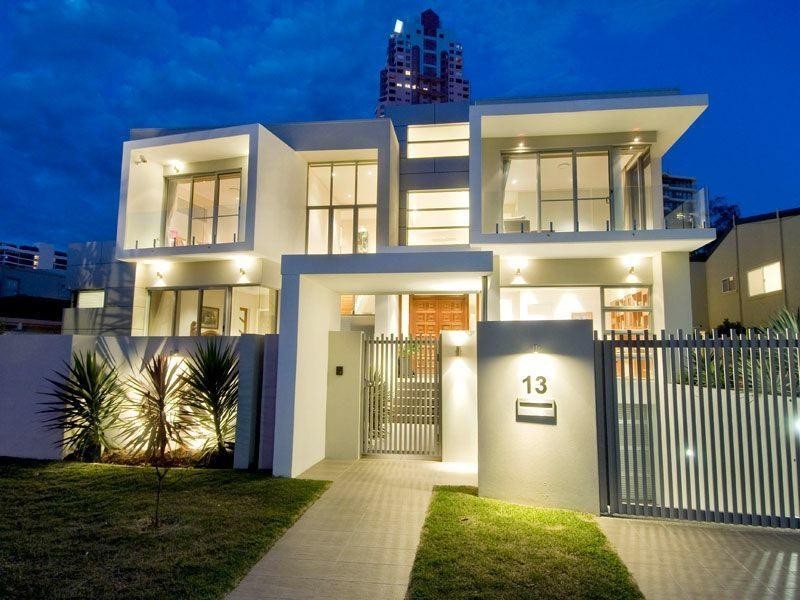 13 Neptune Court, Main Beach QLD 4217
