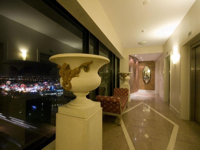 2001 Broadbeach On The Park,  Gold Coast Highway, Broadbeach QLD 4218