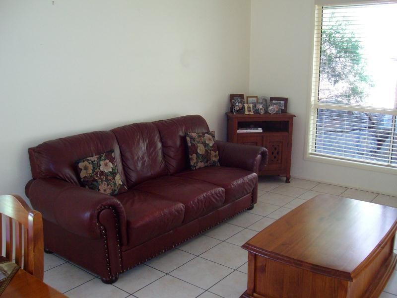 18 Mussau Court, Pacific Pines QLD 4211