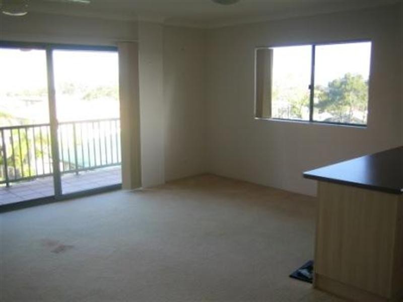 10/12 Gillian Lane, Southport QLD 4215