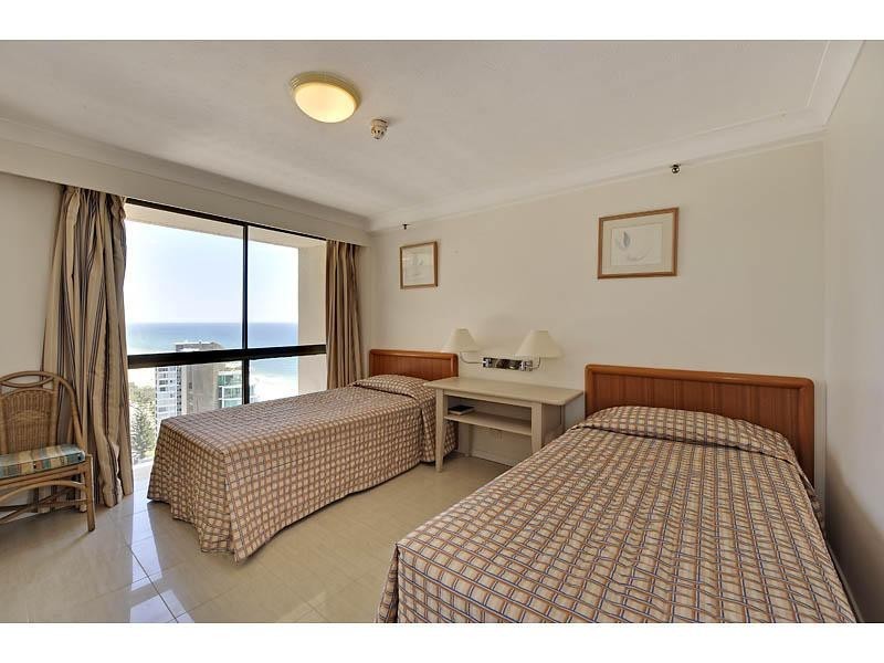 28 Northcliffe Terrace – Longbeach Apartments, Surfers Paradise QLD 4217