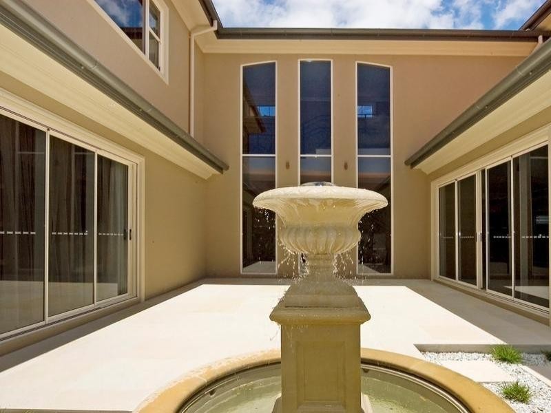 3112 Riverleigh Drive, Hope Island QLD 4212