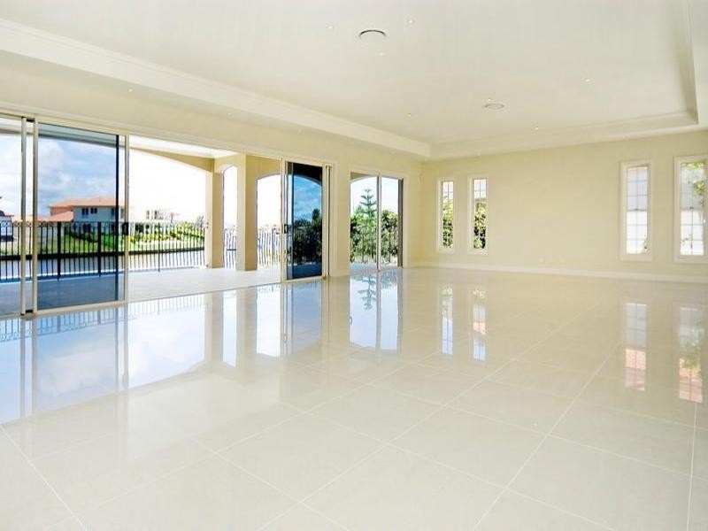 3112 Riverleigh Drive, Hope Island QLD 4212