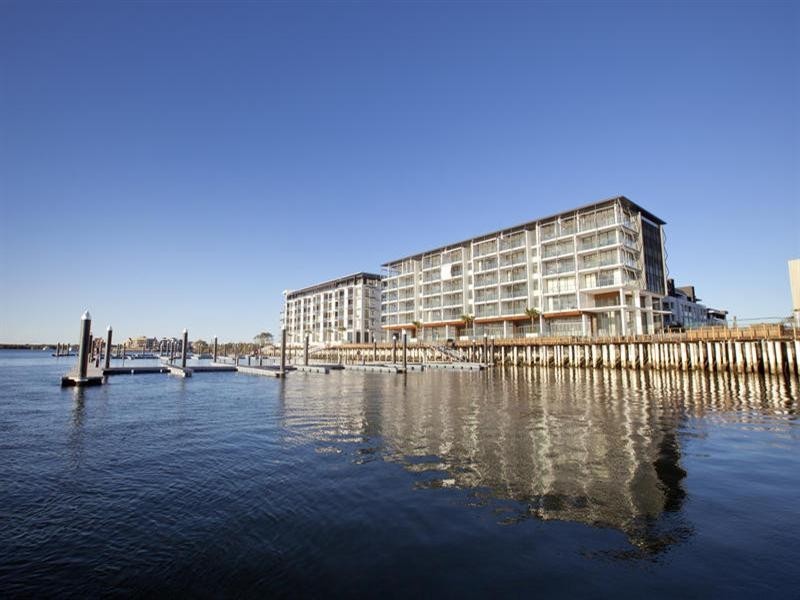 17 Killowill Avenue, Paradise Point QLD 4216