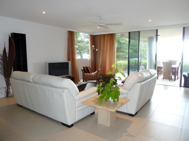 1101/323 Bayview Street, Runaway Bay QLD 4216