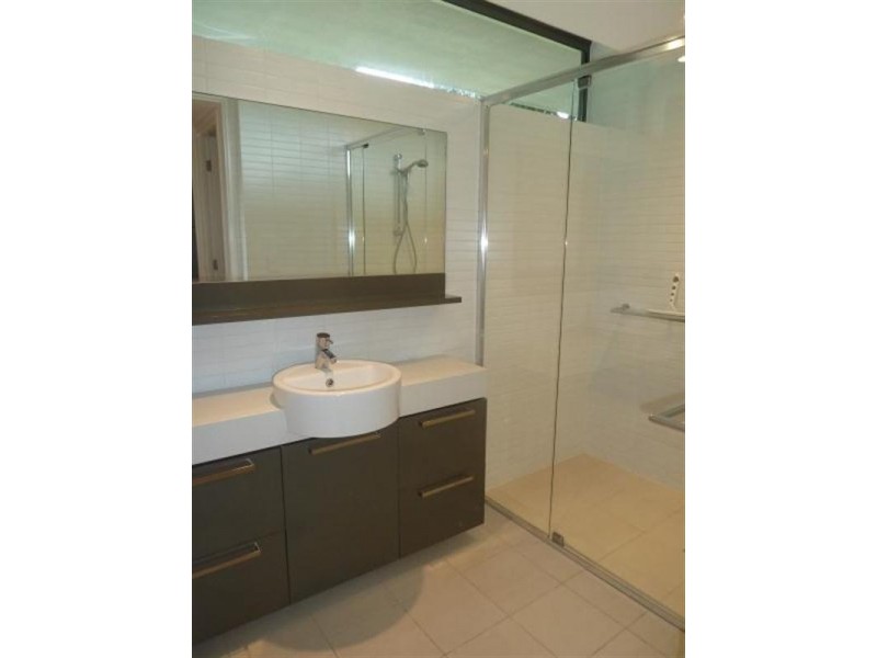 1101/323 Bayview Street, Runaway Bay QLD 4216