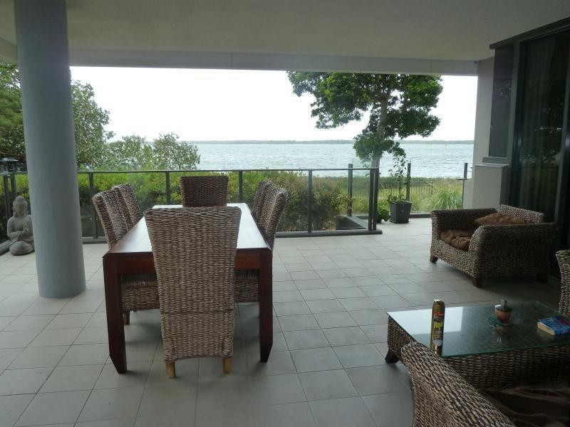 1101/323 Bayview Street, Runaway Bay QLD 4216