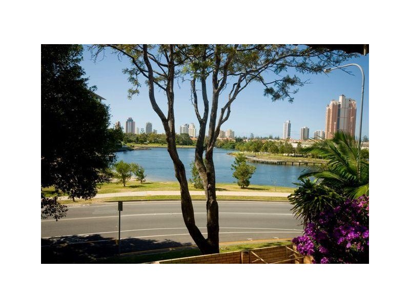 Broadbeach Waters QLD 4218