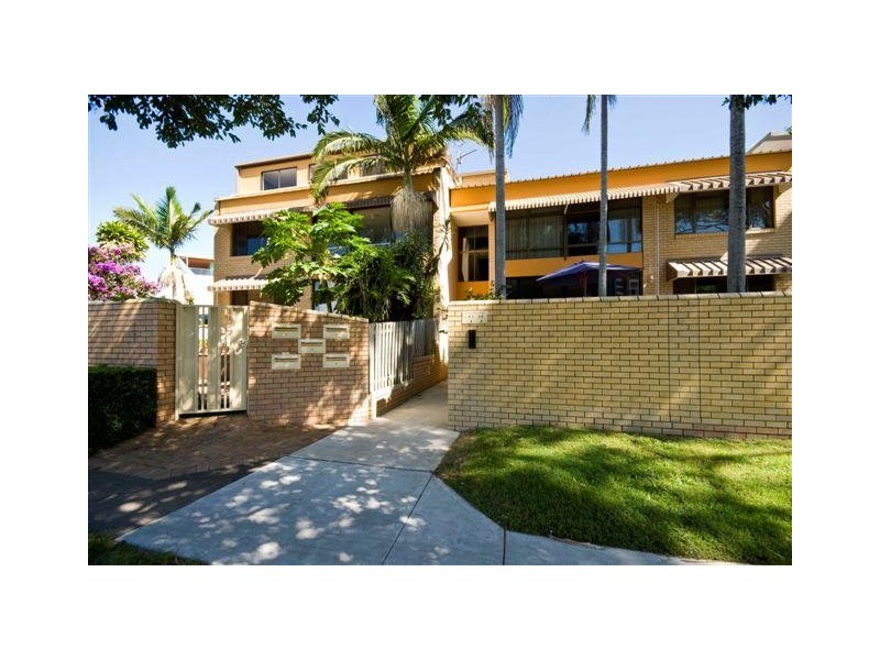 Broadbeach Waters QLD 4218