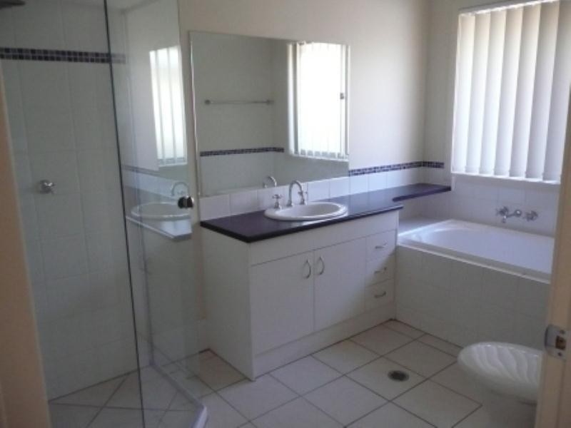 9 Pearse Street, Collingwood Park QLD 4301