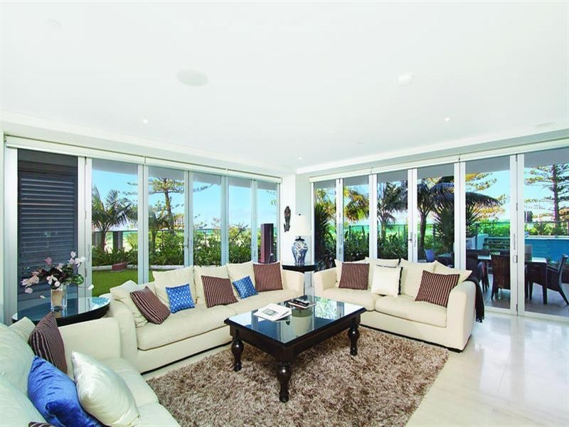 1 Douglas Street, Kirra QLD 4225