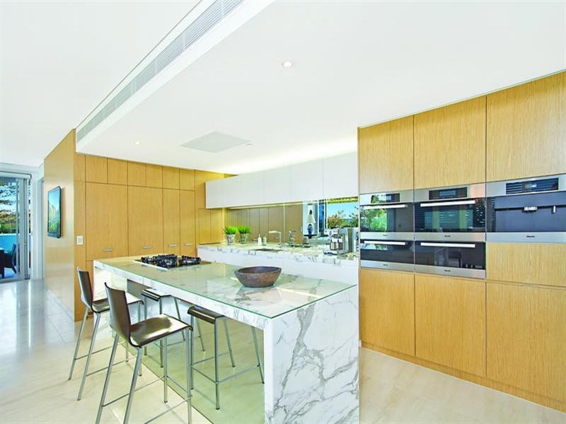 1 Douglas Street, Kirra QLD 4225