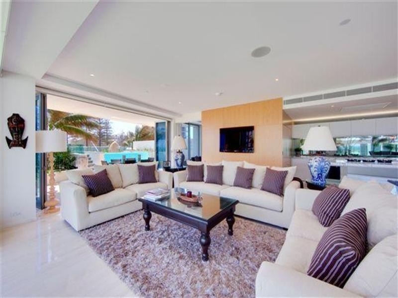 1 Douglas Street, Kirra QLD 4225