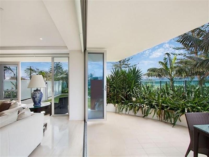 1 Douglas Street, Kirra QLD 4225