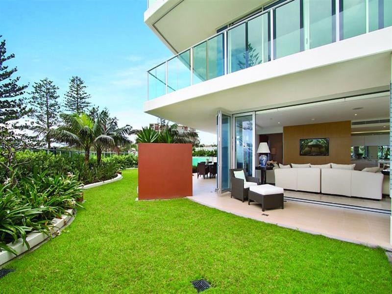 1 Douglas Street, Kirra QLD 4225