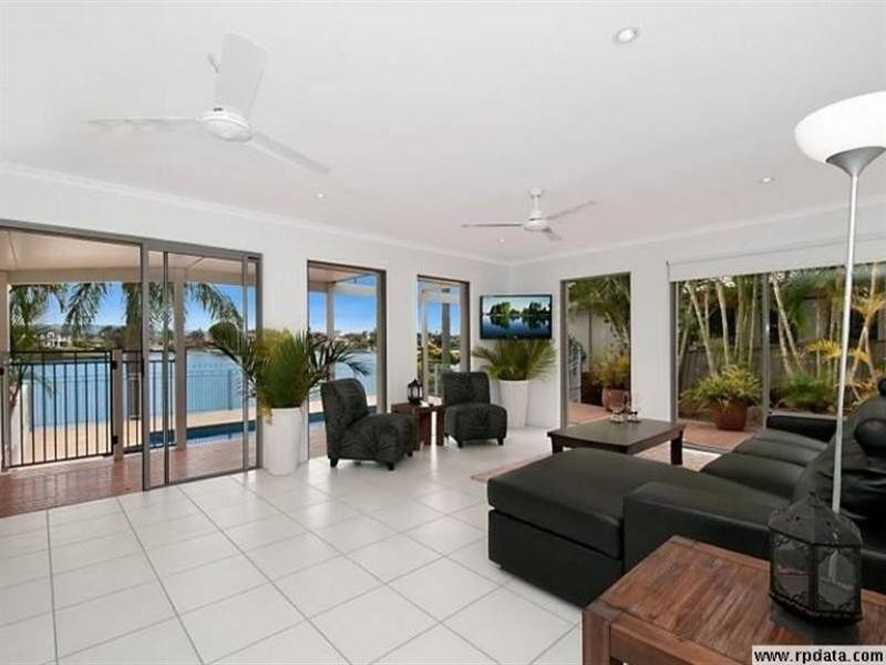 18 Argyle Crescent, Sorrento QLD 4217