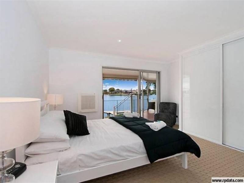 18 Argyle Crescent, Sorrento QLD 4217