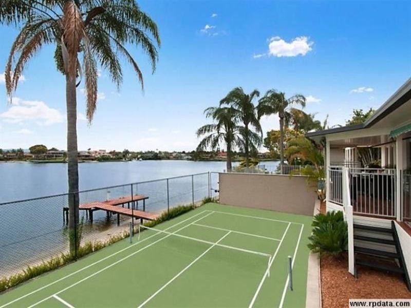 18 Argyle Crescent, Sorrento QLD 4217