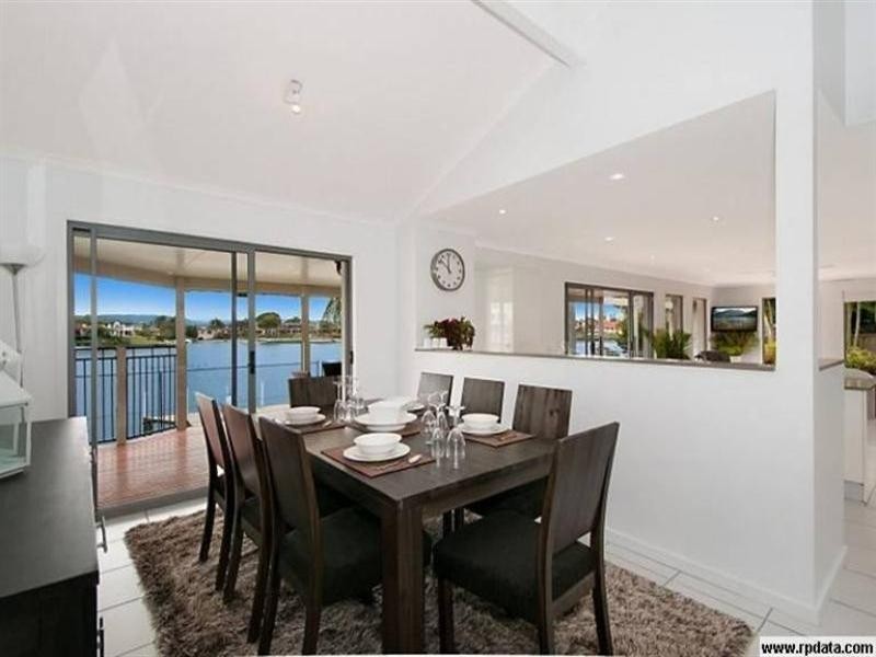 18 Argyle Crescent, Sorrento QLD 4217