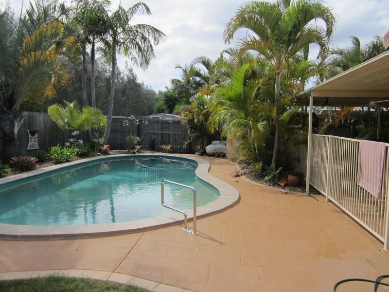 6 Westpark Court, Helensvale QLD 4212