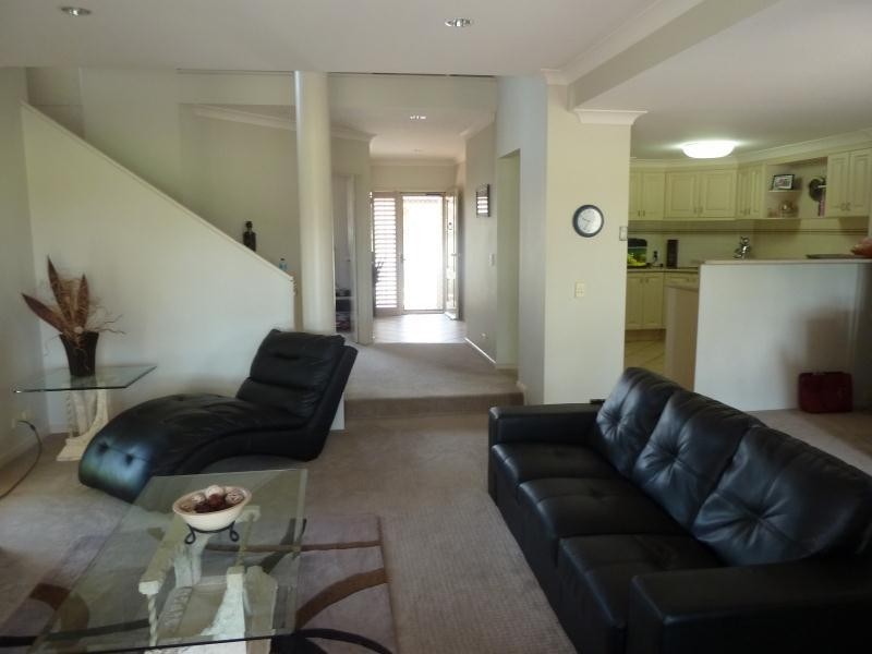 8110 Magnolia Gardens Circuit, Hope Island QLD 4212