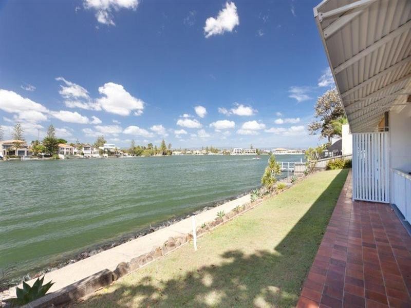 1,2,4,5 Manuka Court. 4 Holborow Close, Surfers Paradise QLD 4217