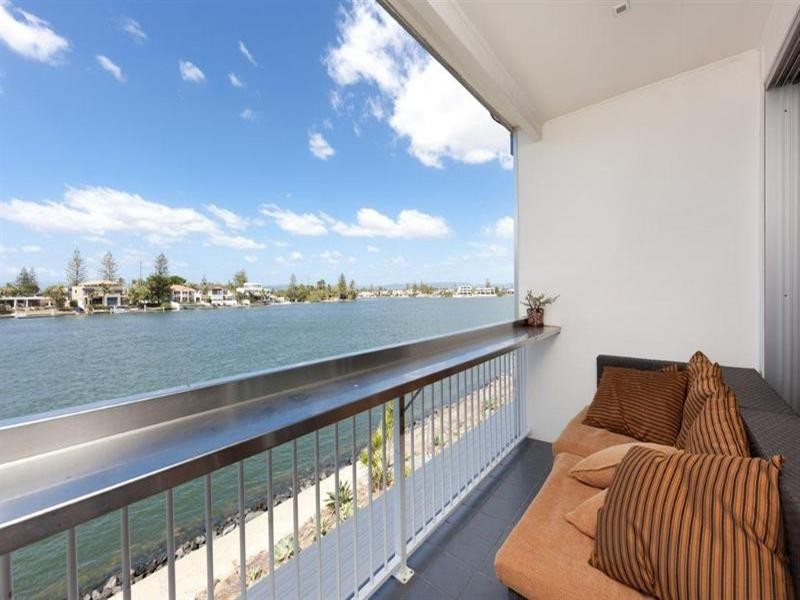 1,2,4,5 Manuka Court. 4 Holborow Close, Surfers Paradise QLD 4217