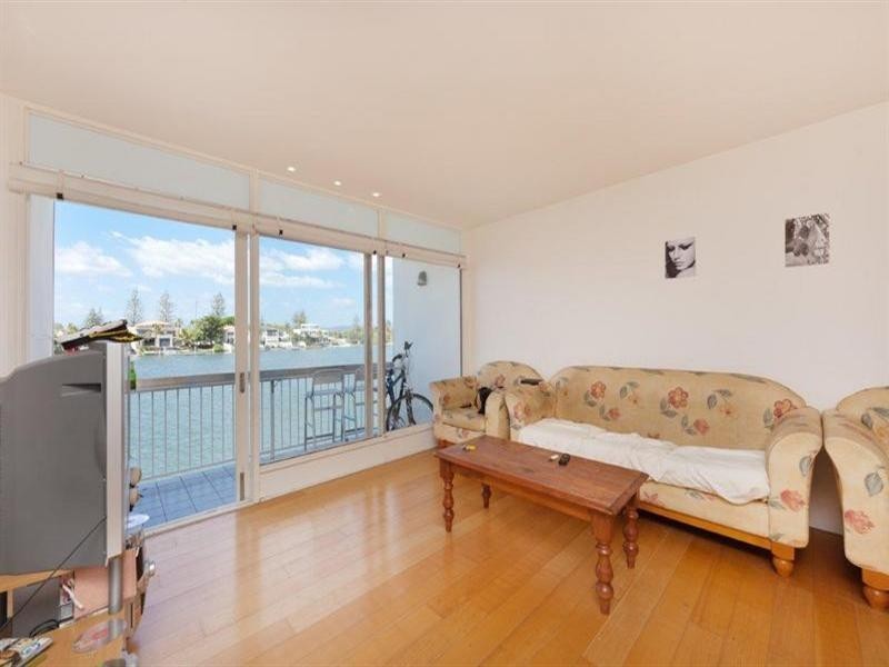 1,2,4,5 Manuka Court. 4 Holborow Close, Surfers Paradise QLD 4217