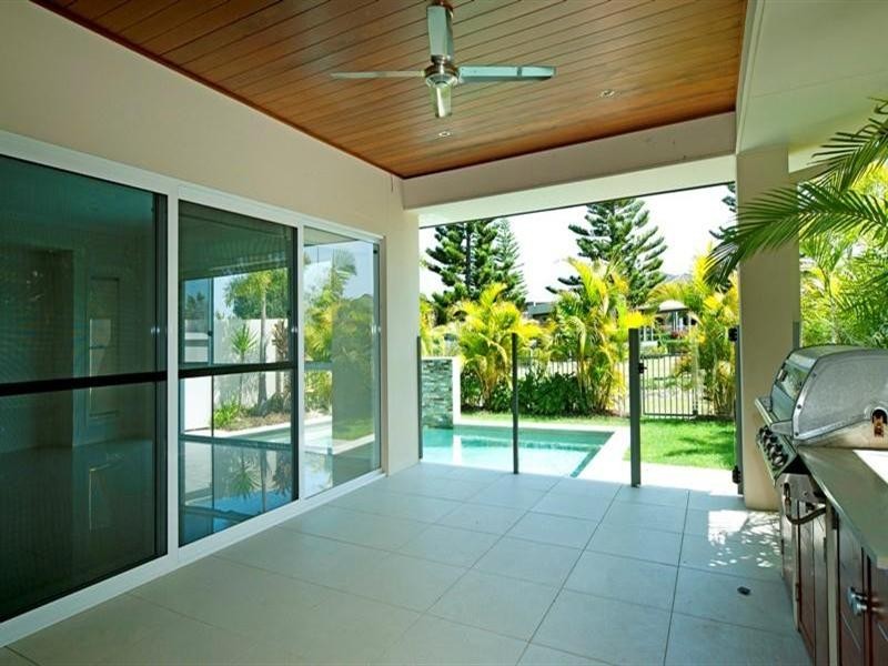 2816 Gracemere Circuit East, Hope Island QLD 4212