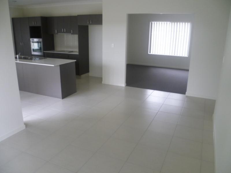 14 Dayflower, Upper Coomera QLD 4209